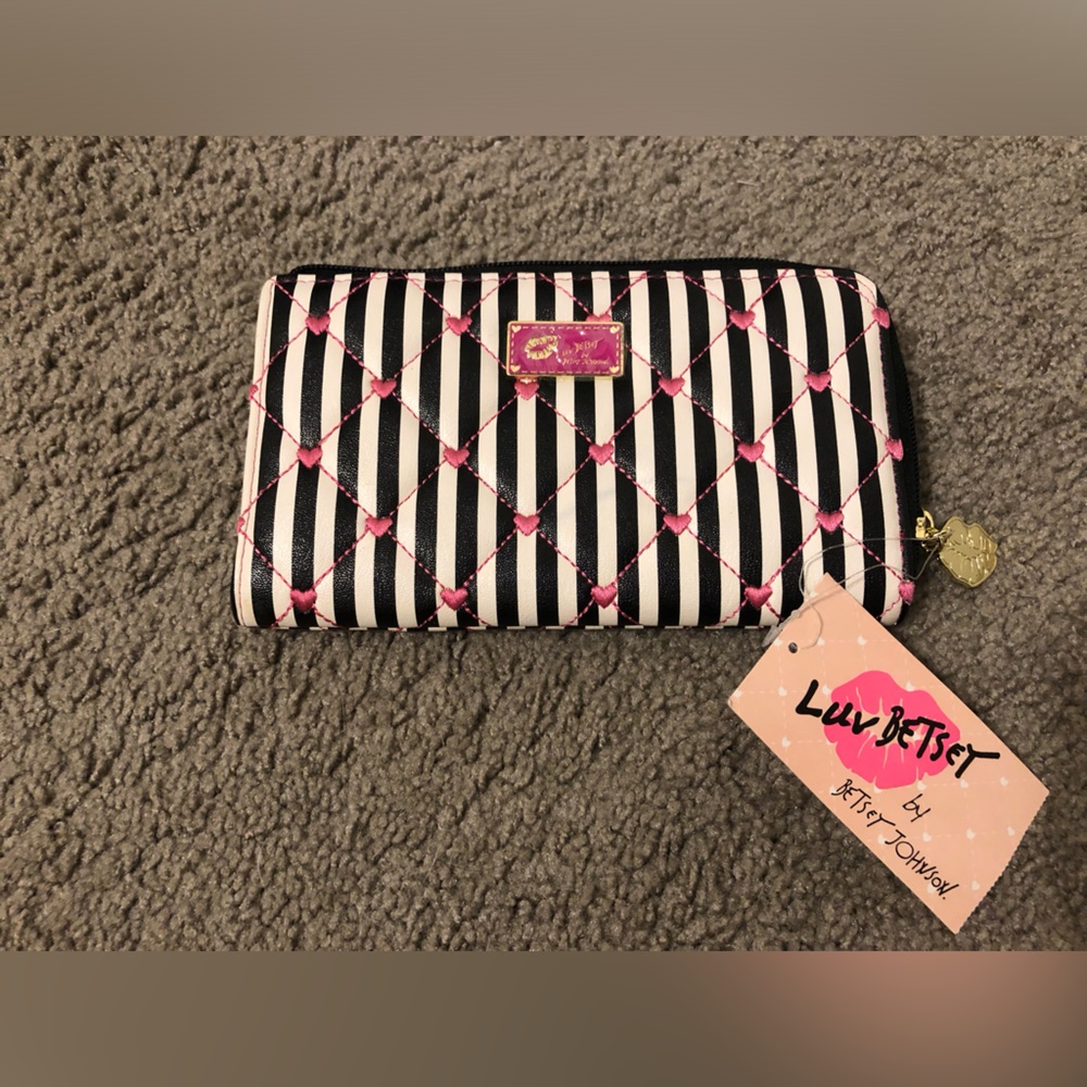 Betsey Johnson Black and White Striped Key Card Holder